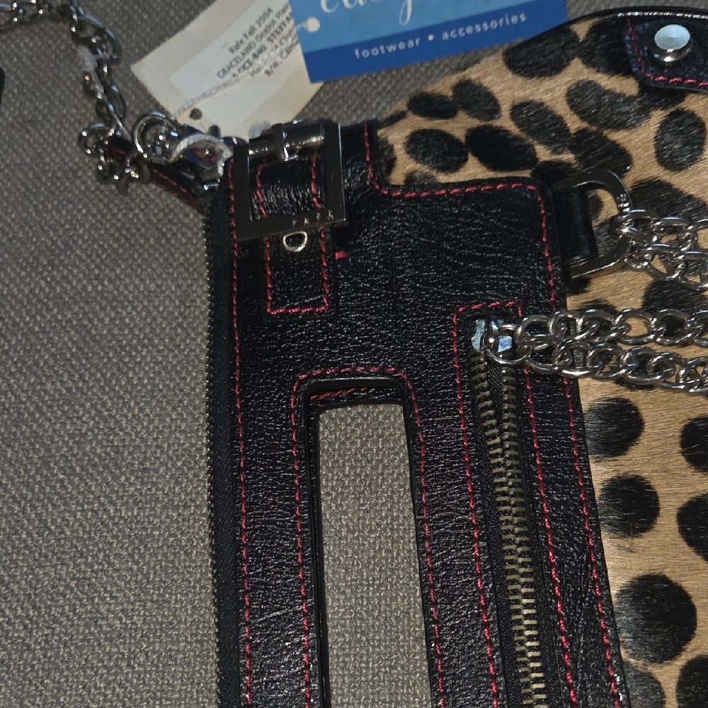 Easy Spirit Animal Print Clutch with Black Accents - Picture 6 of 9